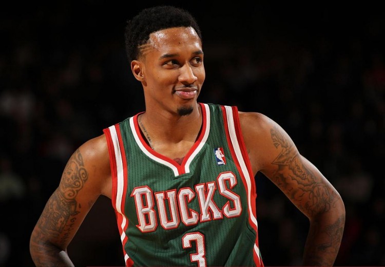 詹宁斯：雄鹿曾给我4000万续约报价 但经纪人嫌少没告诉我