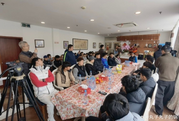 徐根宝寄语弟子：要你们接班是接中国足球的班 一起搞好足球事业